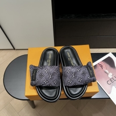 Louis Vuitton Slippers